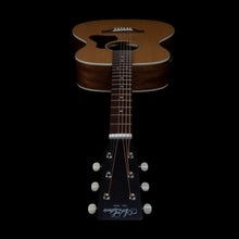 Load image into Gallery viewer, Art & Lutherie 050710 Legacy Acoustic Electric Concert Guitar Natural EQ-(7463754858751)