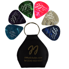 Load image into Gallery viewer, Leather Pick Key Chain Holder
