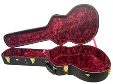 Charger l'image dans la galerie, Deluxe Arch Top Hardshell Regular Acoustic Case Case (Fabriqué au Canada)
