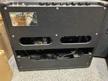 Load image into Gallery viewer, Fender De Ville Guitar Amplifier - PRE OWNED
