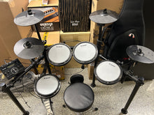 Charger l'image dans la galerie, Donner DED-200X Electronic Drum Set 5-Drum 4-Cymbal 450-Sound with Drum Throne -  PRE OWNED
