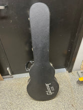 Charger l'image dans la galerie, Gibson Les Paul Hardshell Case - Pre Owned
