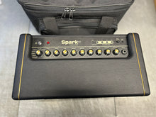 Charger l'image dans la galerie, Positive Grid Spark 40 Guitar Amplifier + Traveler Bag Bundle Electric, Bass and Acoustic Guitar 40-Watt Combo Amp Including Spark Mobile App
