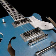 Load image into Gallery viewer, Godin 050413 / 051595 6-String RH Montreal Premiere LTD Hollowbody Electric Guitar - Imperial Blue MADE In CANADA
