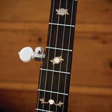 Load image into Gallery viewer, DEERING® BOSTON 5-STRING BANJO with Hardshell Case B-(7441272668415)
