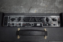 Charger l'image dans la galerie, Vox Valvetronix AD50VT Amplificateur de guitare hybride 50 watts 1x12 - d'occasion
