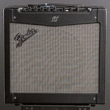 Charger l'image dans la galerie, Fender Mustang II V.2 Ampli combo guitare à modélisation 40 watts 1x12" - Occasion
