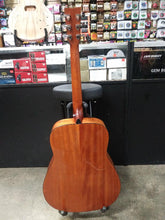 Charger l'image dans la galerie, Yamaha FG800E Guitare électrique acoustique en épicéa avec finition brillante et écrou et selle améliorés - Occasion
